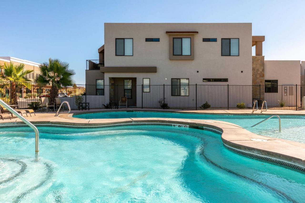 Town Center Red Sand Retreat Townhouse Washington Exterior photo
